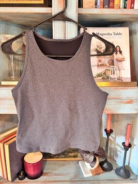 Vuori grey crop tank